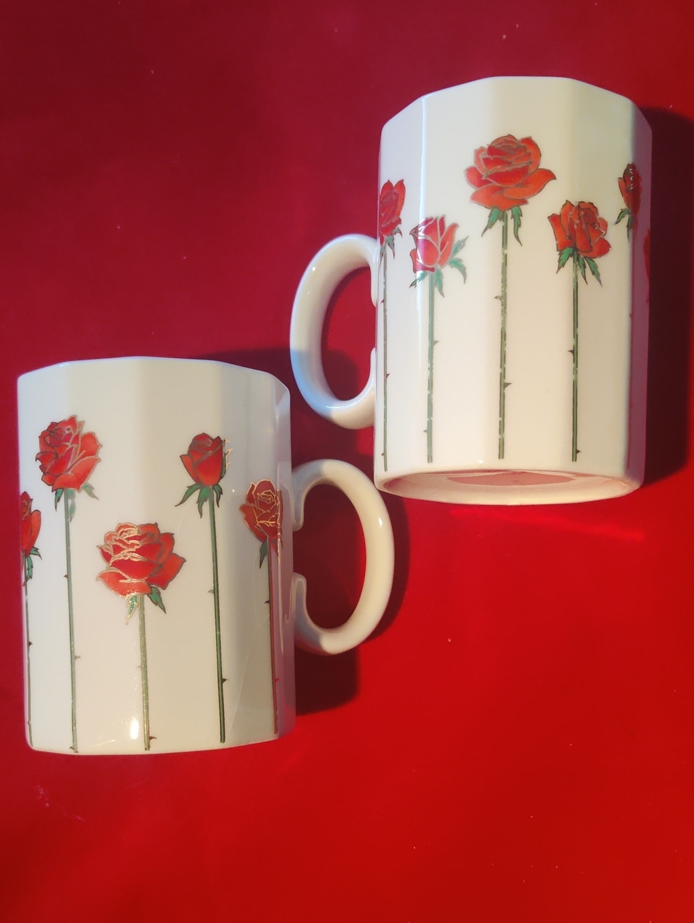 VTG OTAGIRI JAPAN Long Stem Gold Trimmed Red Rose Gold Thorn Coffee Tea Cups TWO
